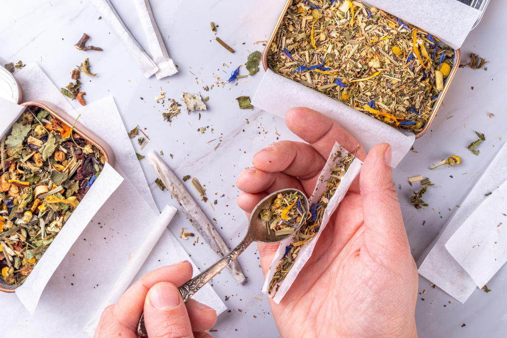 Erbe da Fumare Alternative al Tabacco, Tutto quello che c'è da sapere - Bongae