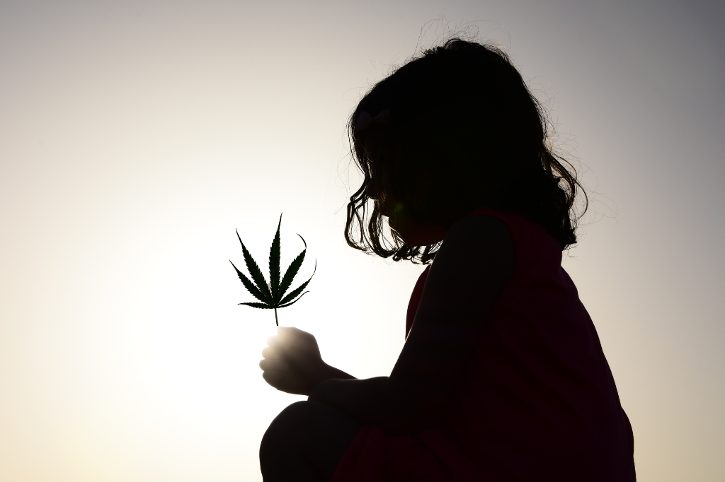 CHARLOTTE FIGI: Storia di una Bambina tra Epilessia e Cannabis